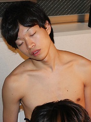 Both these Japanboyz twinks love to fuck