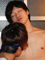 Both these Japanboyz twinks love to fuck