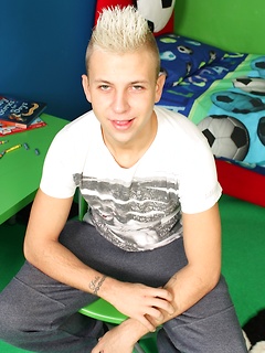 gay boy porn model Deacon Hunter